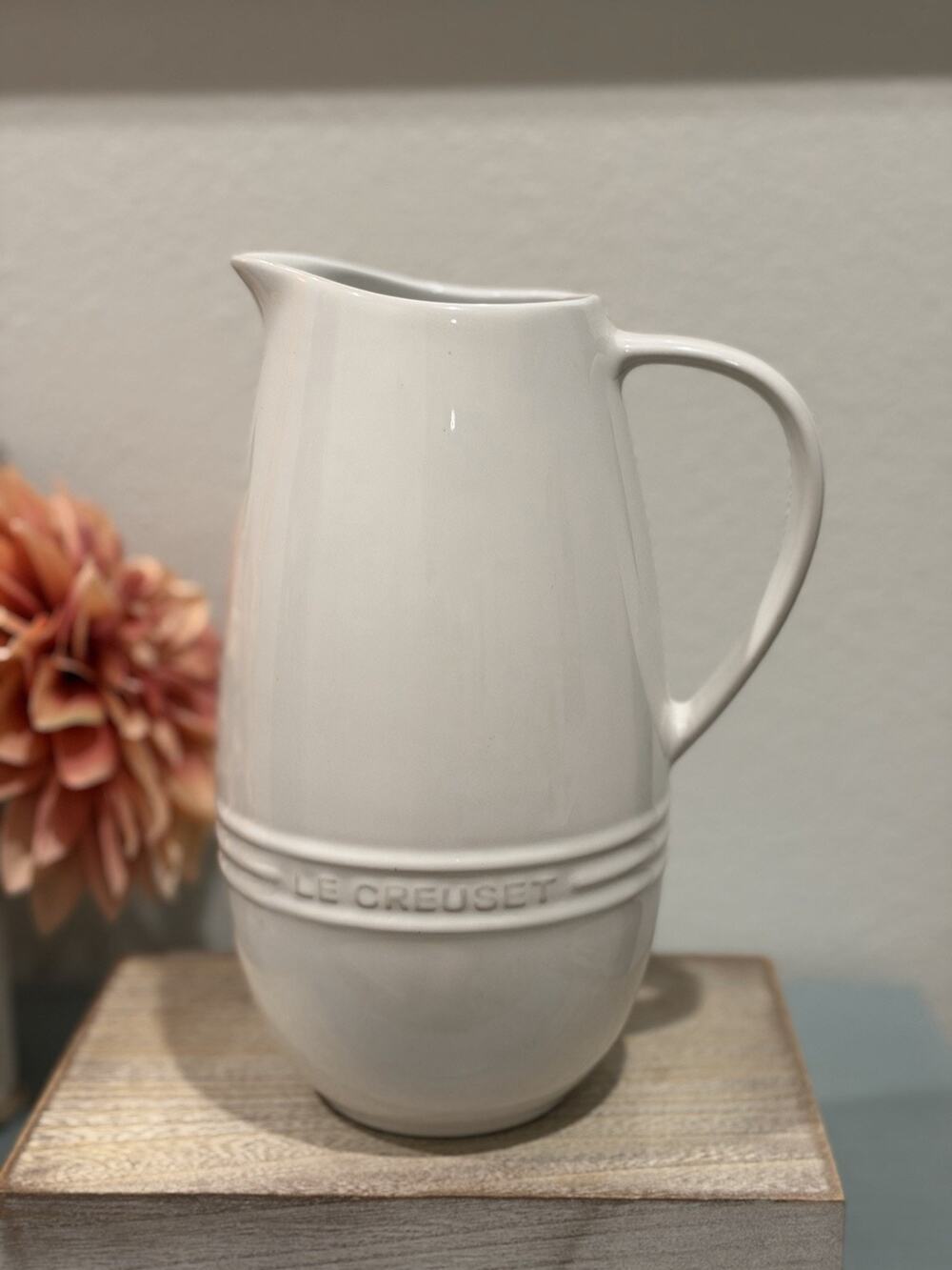 Le Creuset White Ceramic Pitcher/ Vase 1.6 L w/ Handle, Glossy Solid Modern